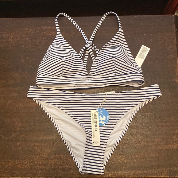 NWT Cupshe Blue & White Striped Bikini - Size M - Picture 1 of 3